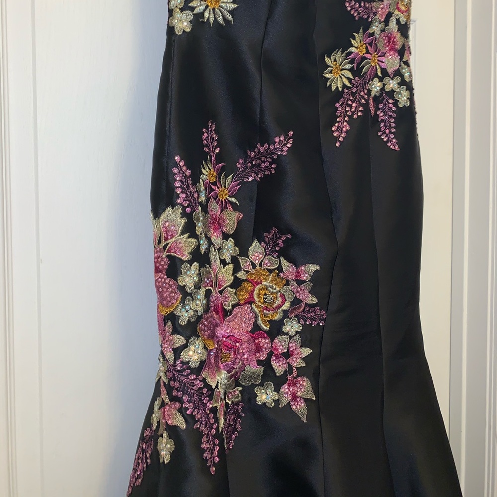 PERFECT PROM DRESS - Picture 5 of 9